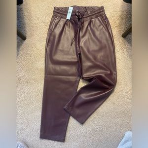 LOFT NWT FAUX LEATHER CROPPED BURGUNDY PULL ON PANTS